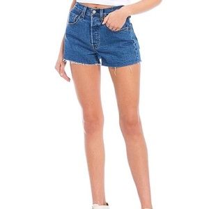 NWT Levi’s 501 Original High Rise Frayed Hem Shorts
